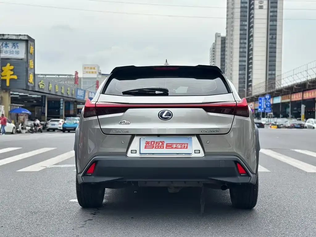 Lexus UX — фото 5