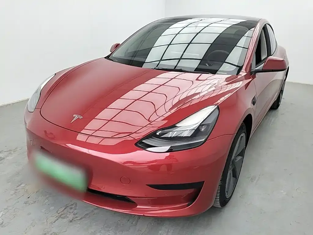 Tesla Model 3 — фото 1