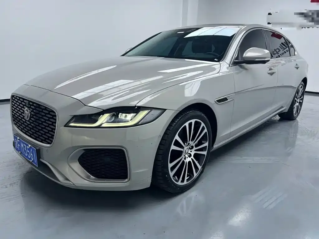 Jaguar XFL — фото 1