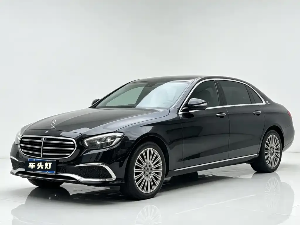 Mercedes-Benz E-Class — фото 1