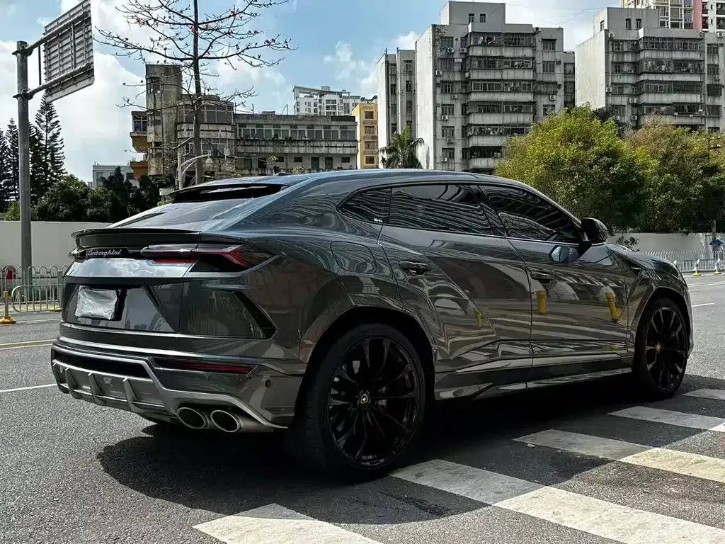 Lamborghini Urus — фото 7