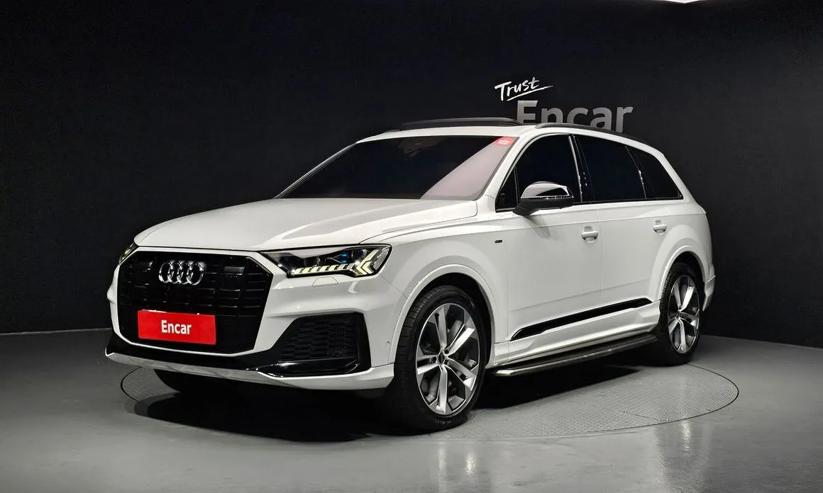 Audi Q7 — фото 1