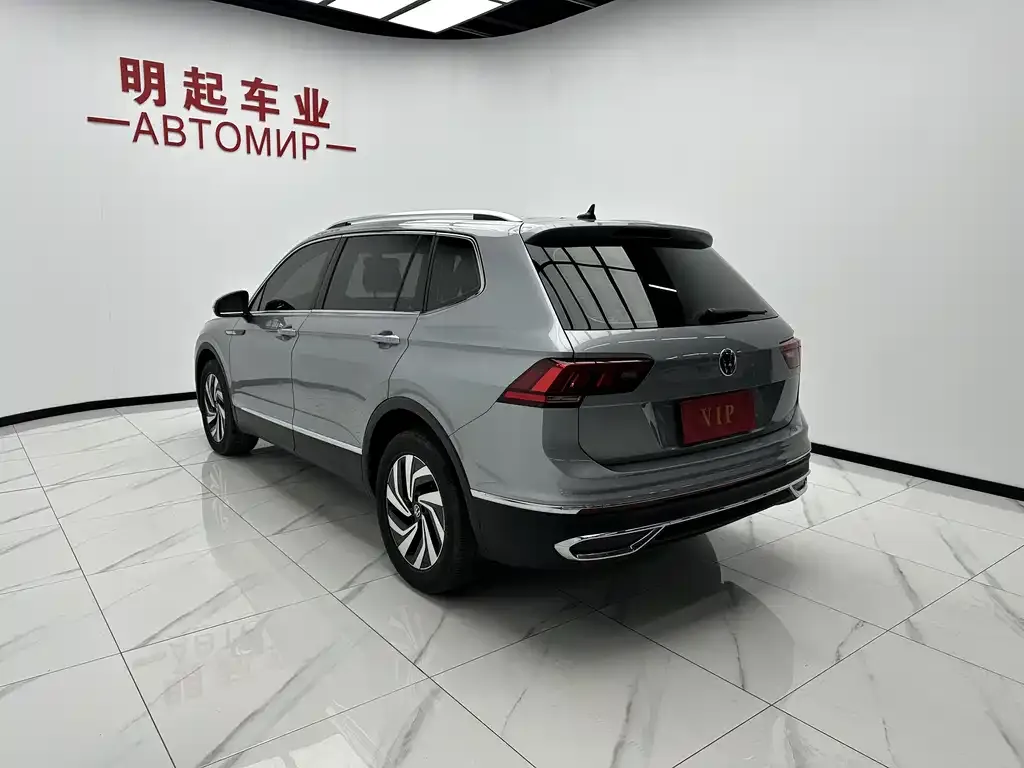 Volkswagen Tiguan L — фото 4