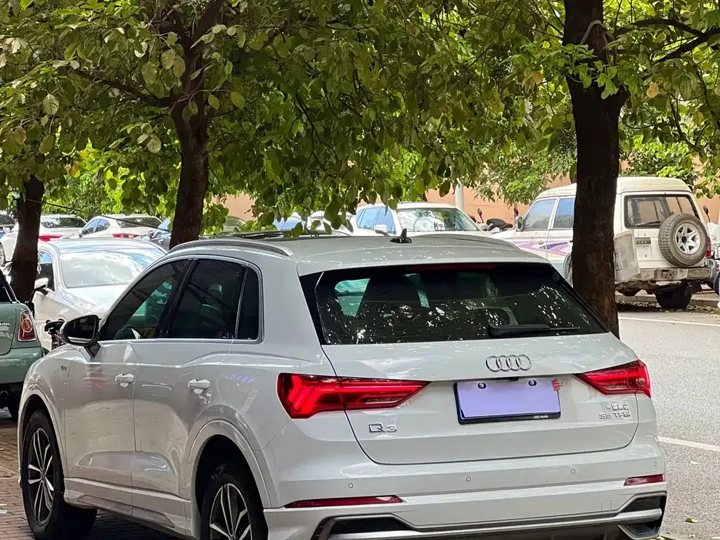 Audi Q3 — фото 10