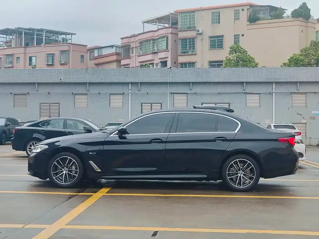 BMW 5 Series New Energy — фото 5