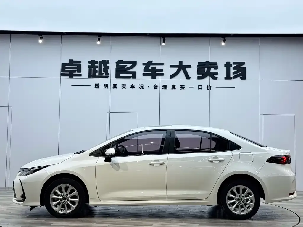 Toyota Corolla — фото 9