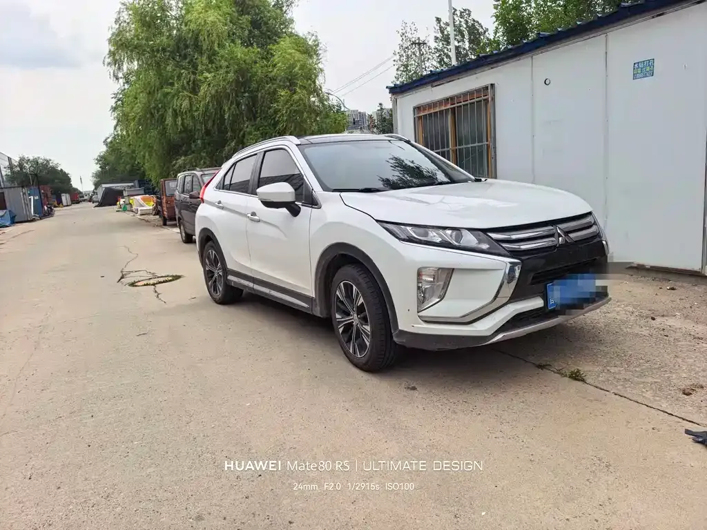 Mitsubishi Eclipse Cross — фото 1