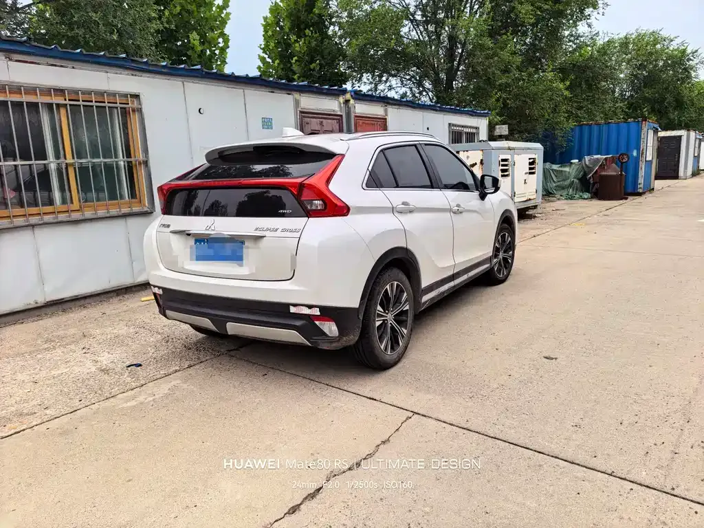 Mitsubishi Eclipse Cross — фото 8