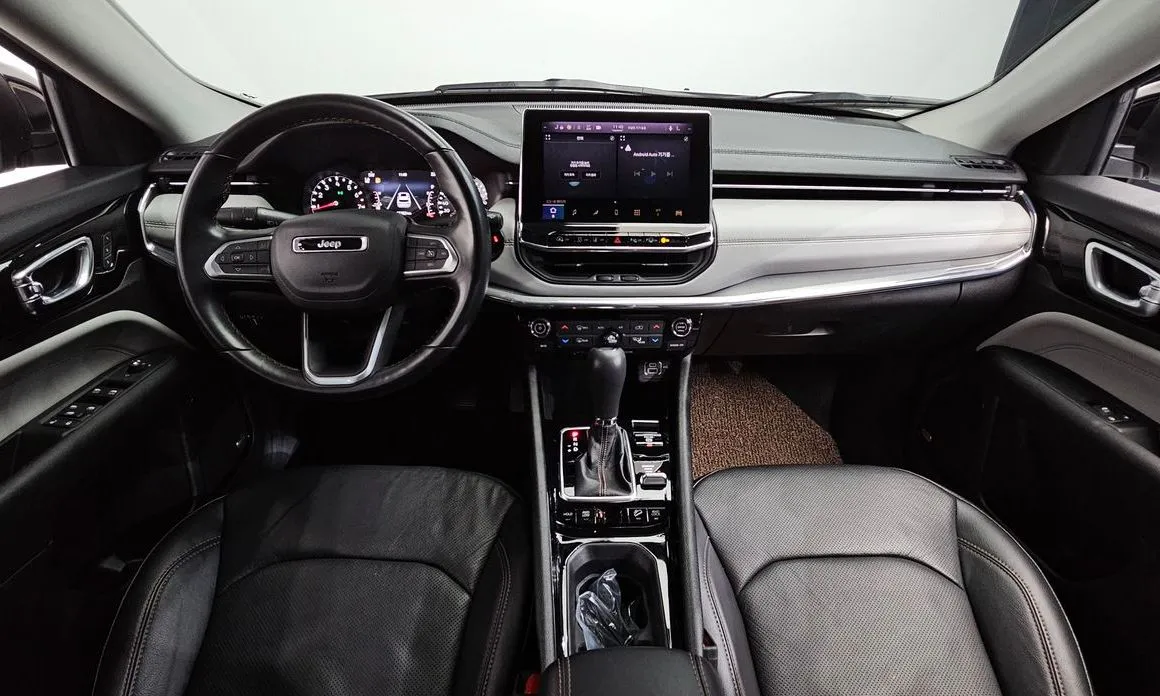 Jeep Compass — фото 10