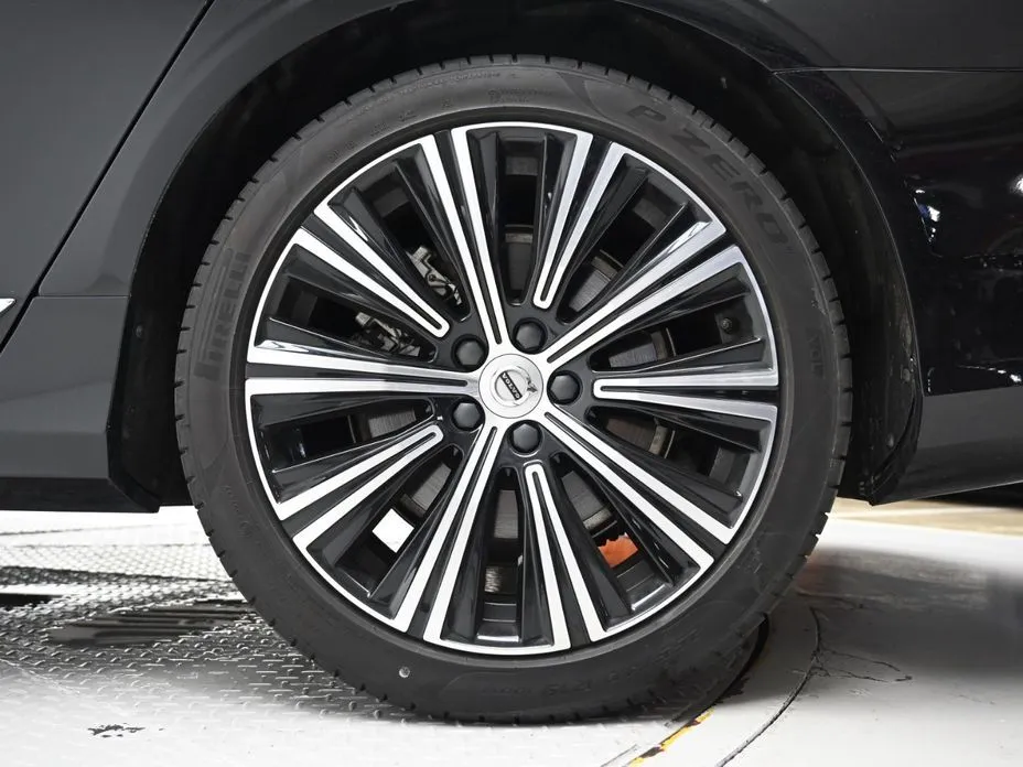 Volvo S90 — фото 10