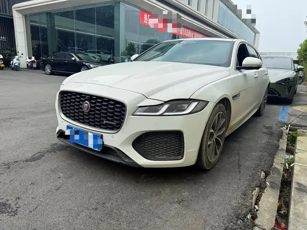 Jaguar XFL — фото 1