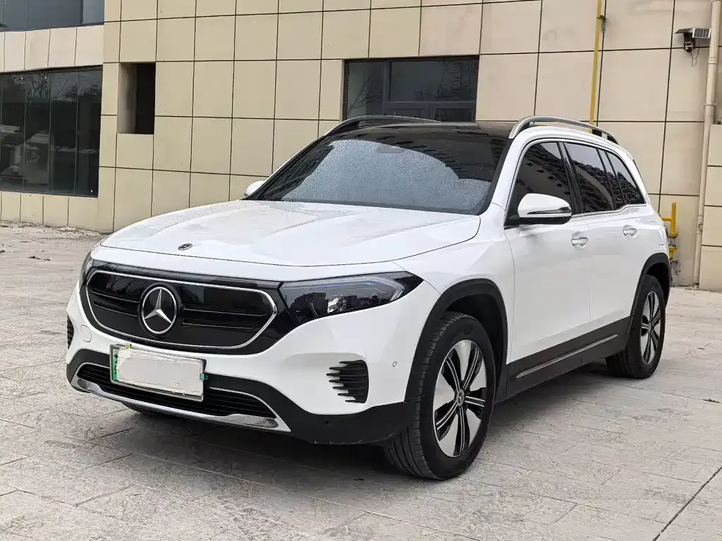 Mercedes-Benz EQB — фото 1