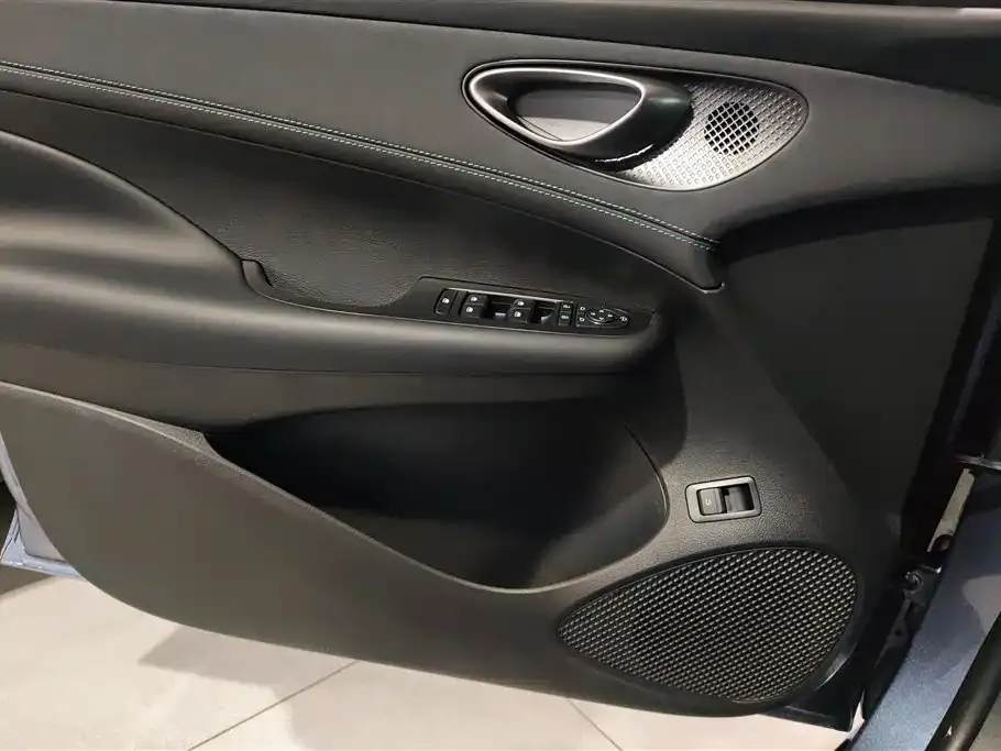 BYD Seal 05 DM-i — фото 7