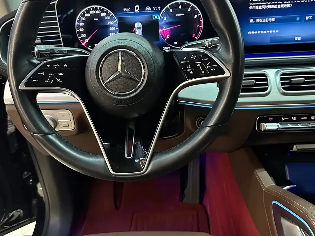 Mercedes-Benz GLS — фото 5