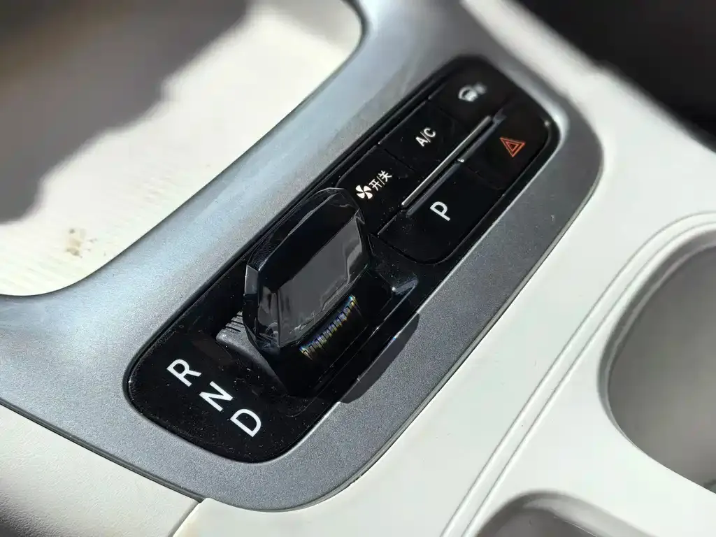 Geely Starburst — фото 2