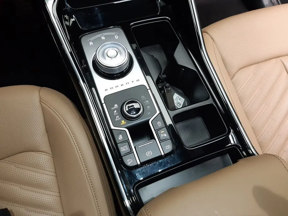 Kia Sorento — фото 9