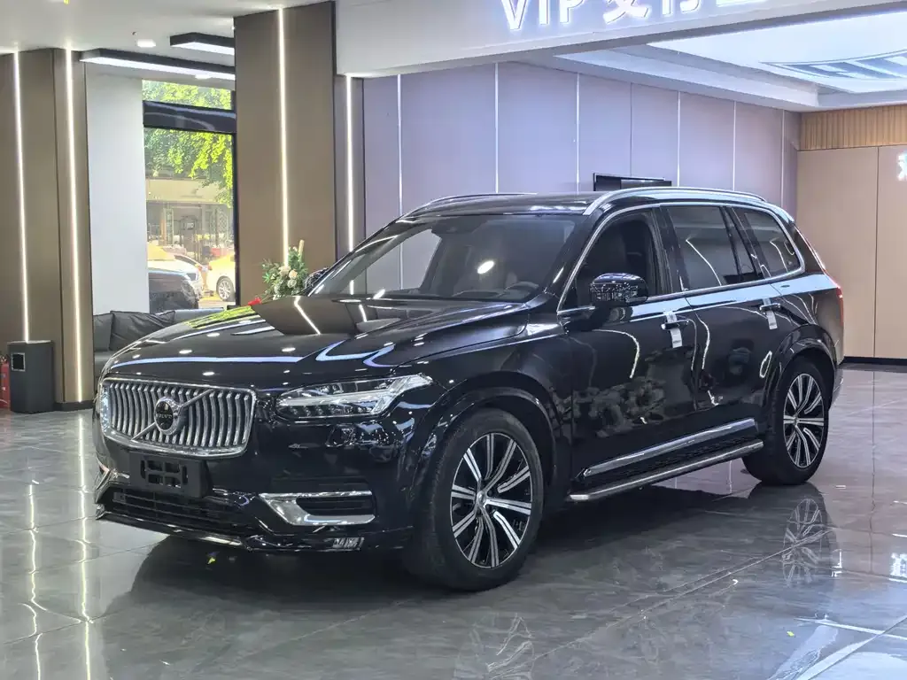 Volvo XC90 — фото 1