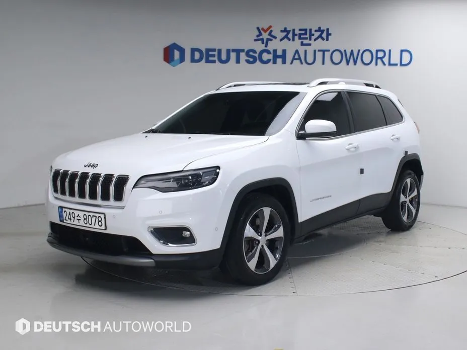 Jeep Cherokee — фото 1