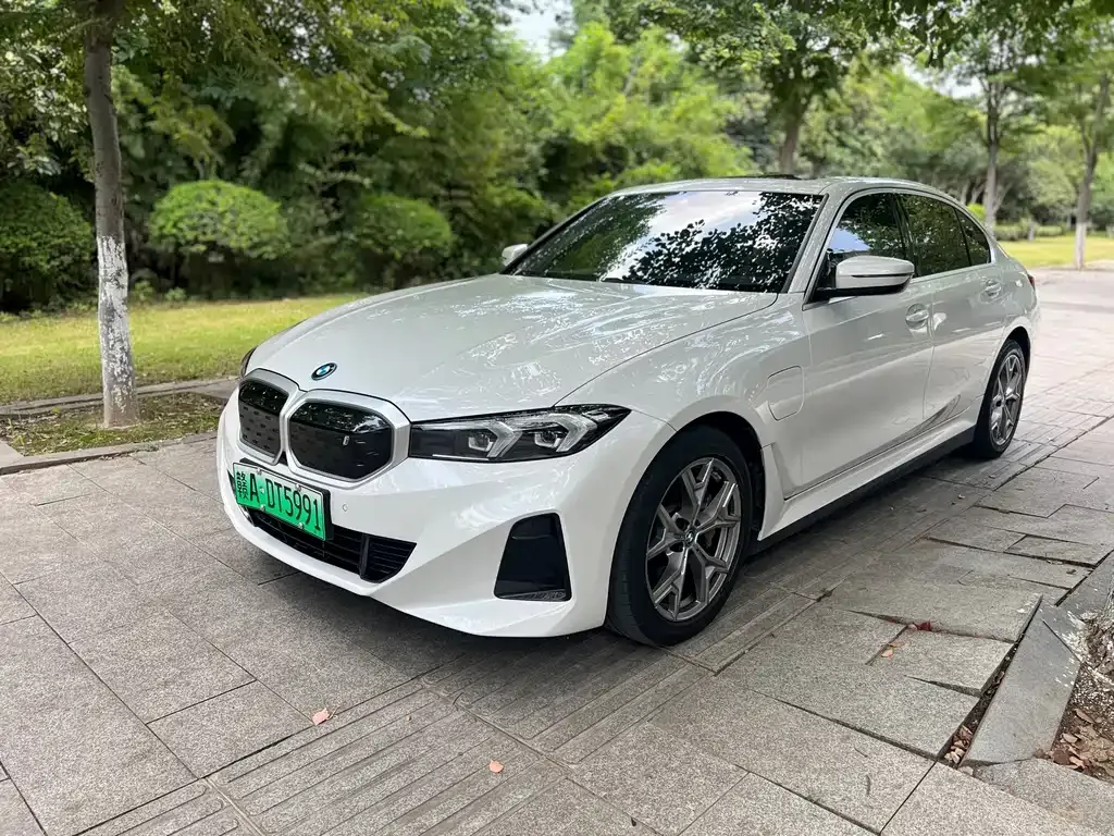 BMW i3 — фото 1