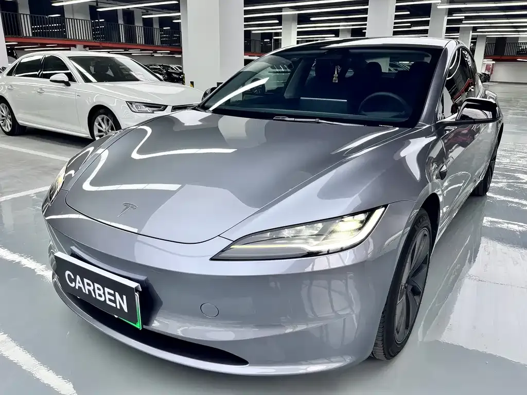 Tesla Model 3 — фото 1