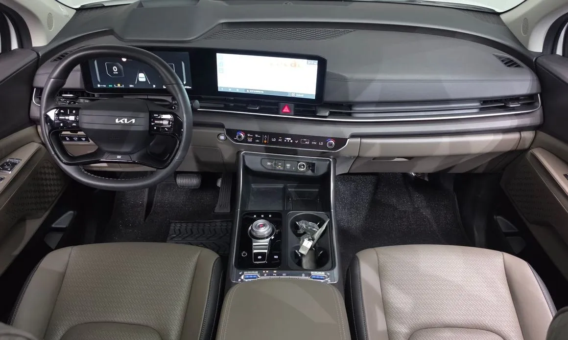 Kia Carnival — фото 9