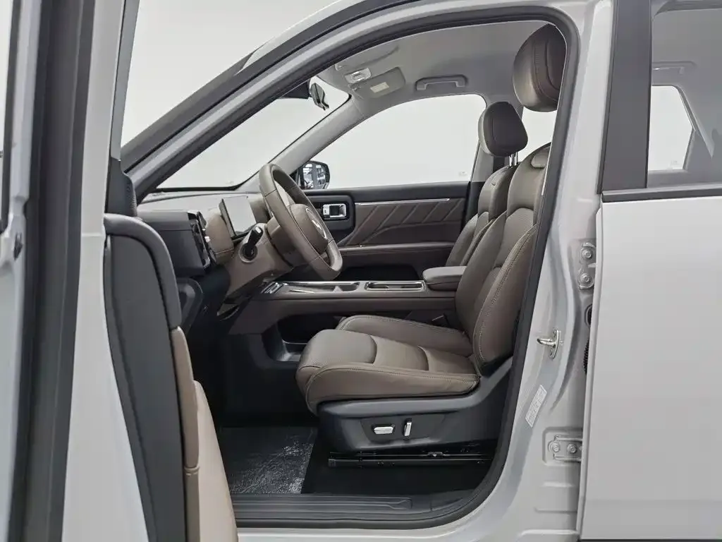 Wuling Xingguang 560 New Energy — фото 3