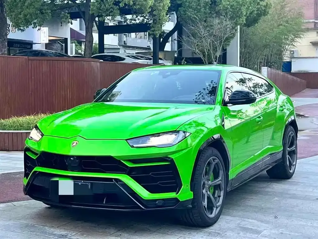 Lamborghini Urus — фото 1