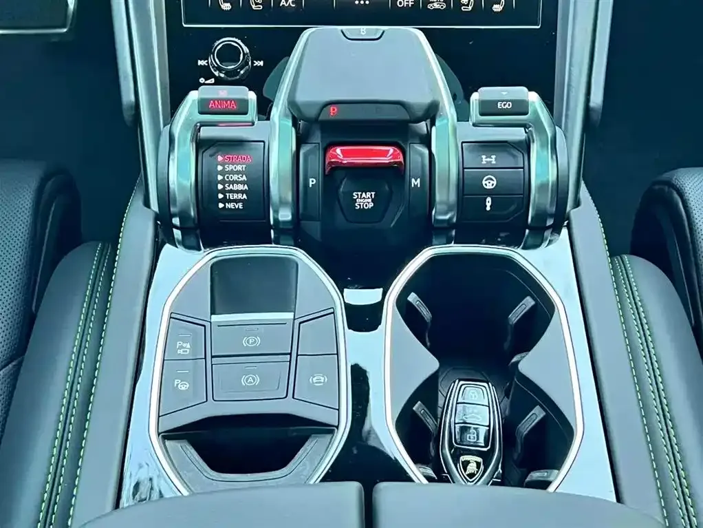 Lamborghini Urus — фото 8