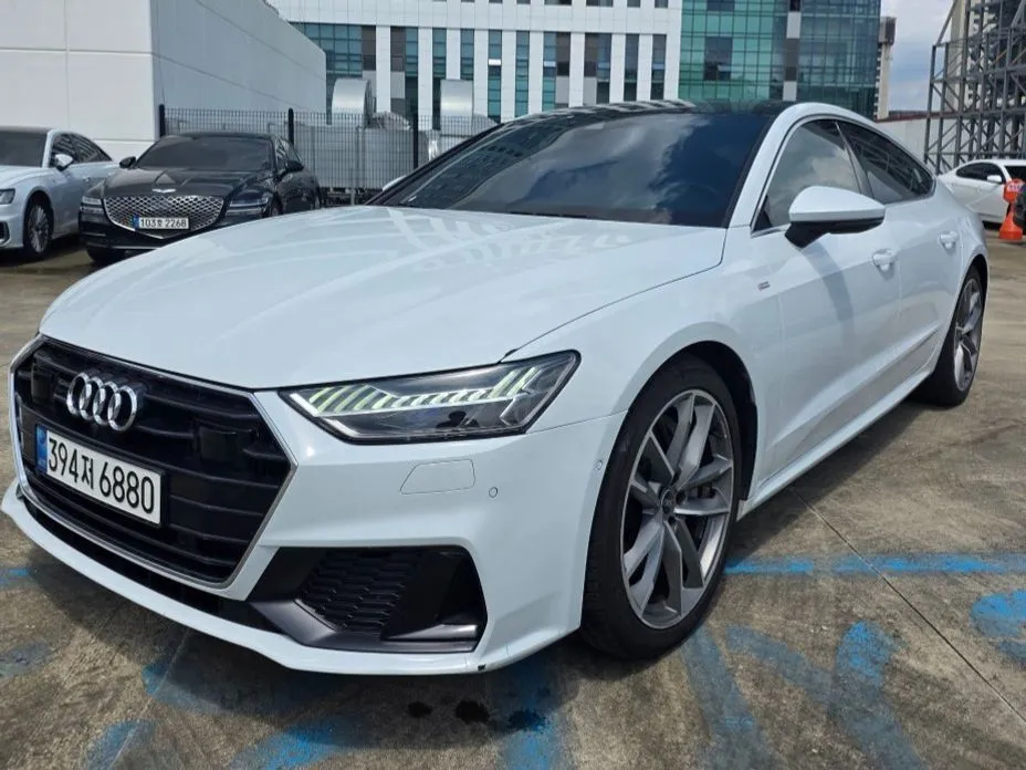 Audi A7 — фото 1