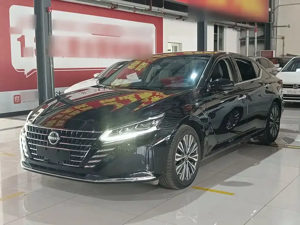 Nissan Teana — фото 1