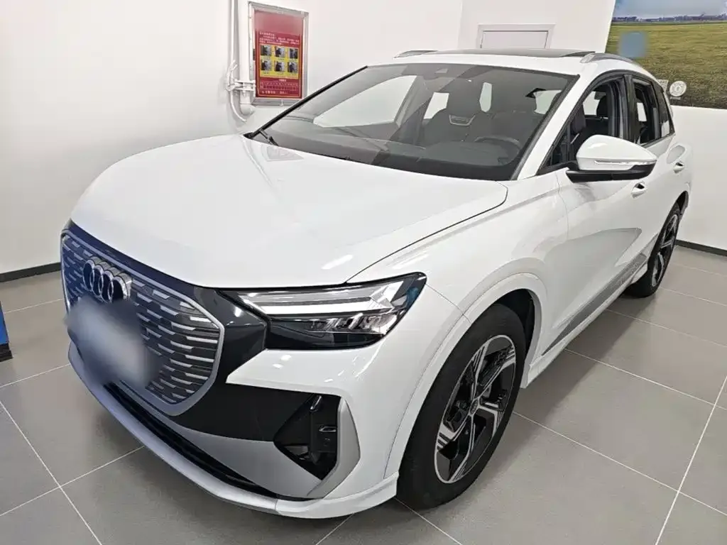 Audi Q4 e-tron — фото 10