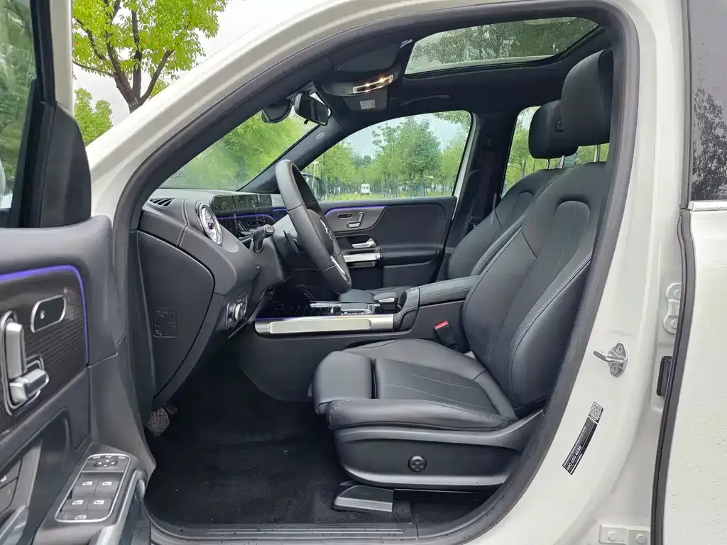 Mercedes-Benz EQB — фото 10