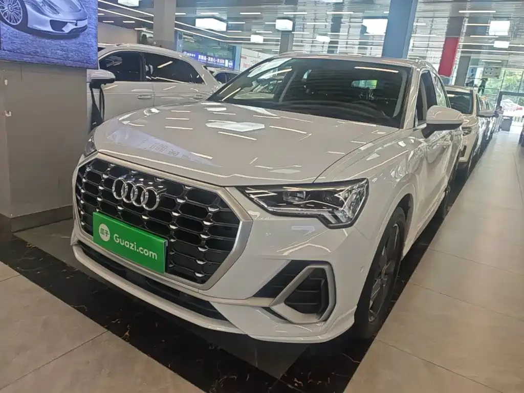 Audi Q3 — фото 10