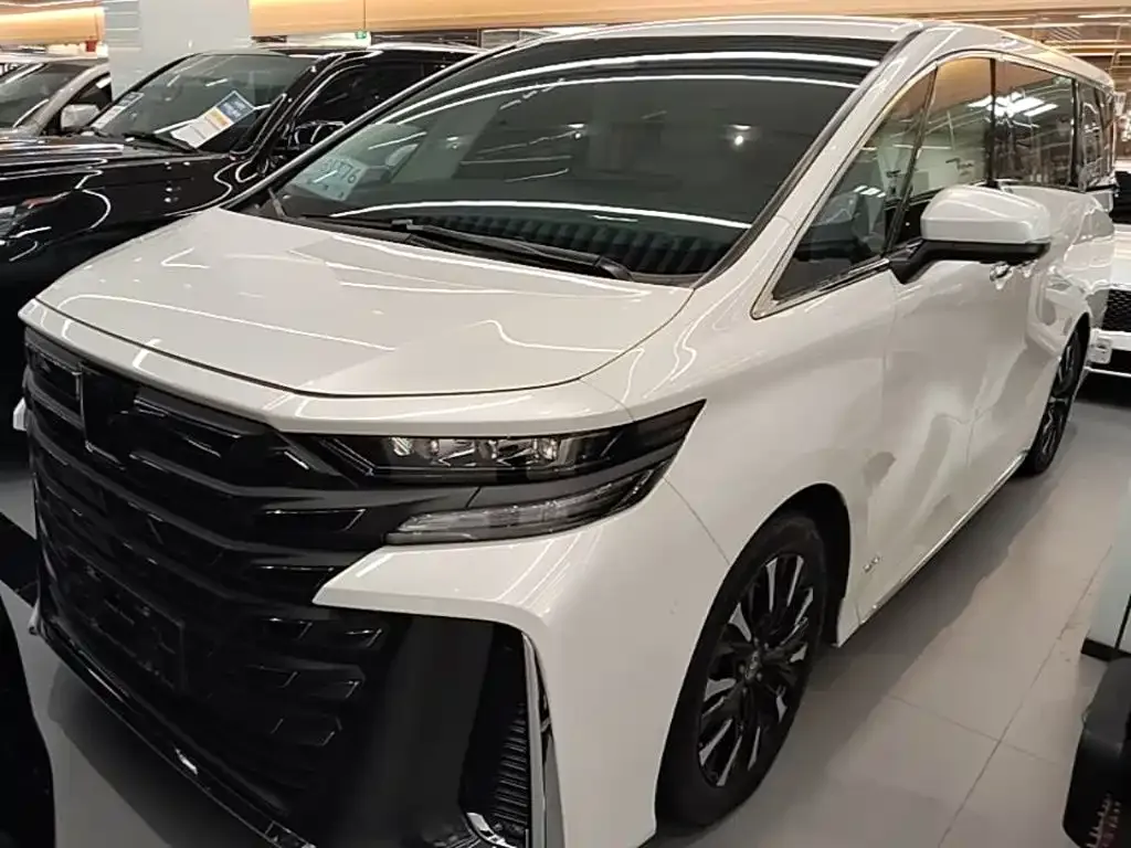 Toyota Vellfire — фото 1