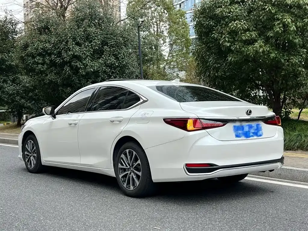Lexus ES — фото 3