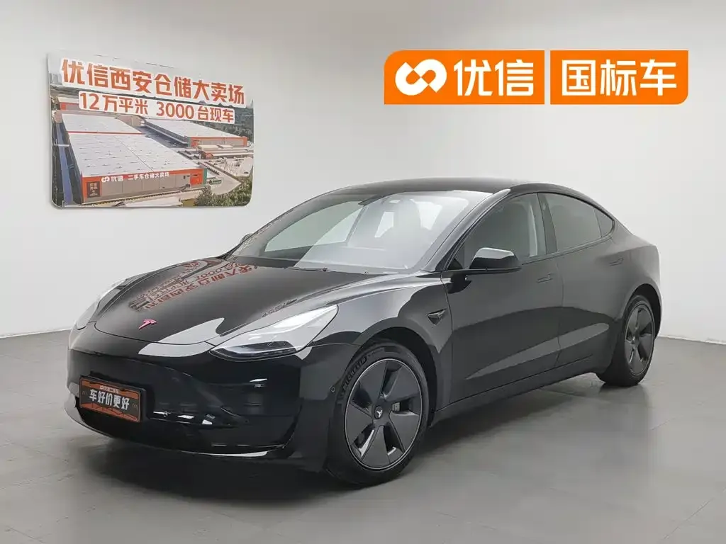 Tesla Model 3 — фото 1