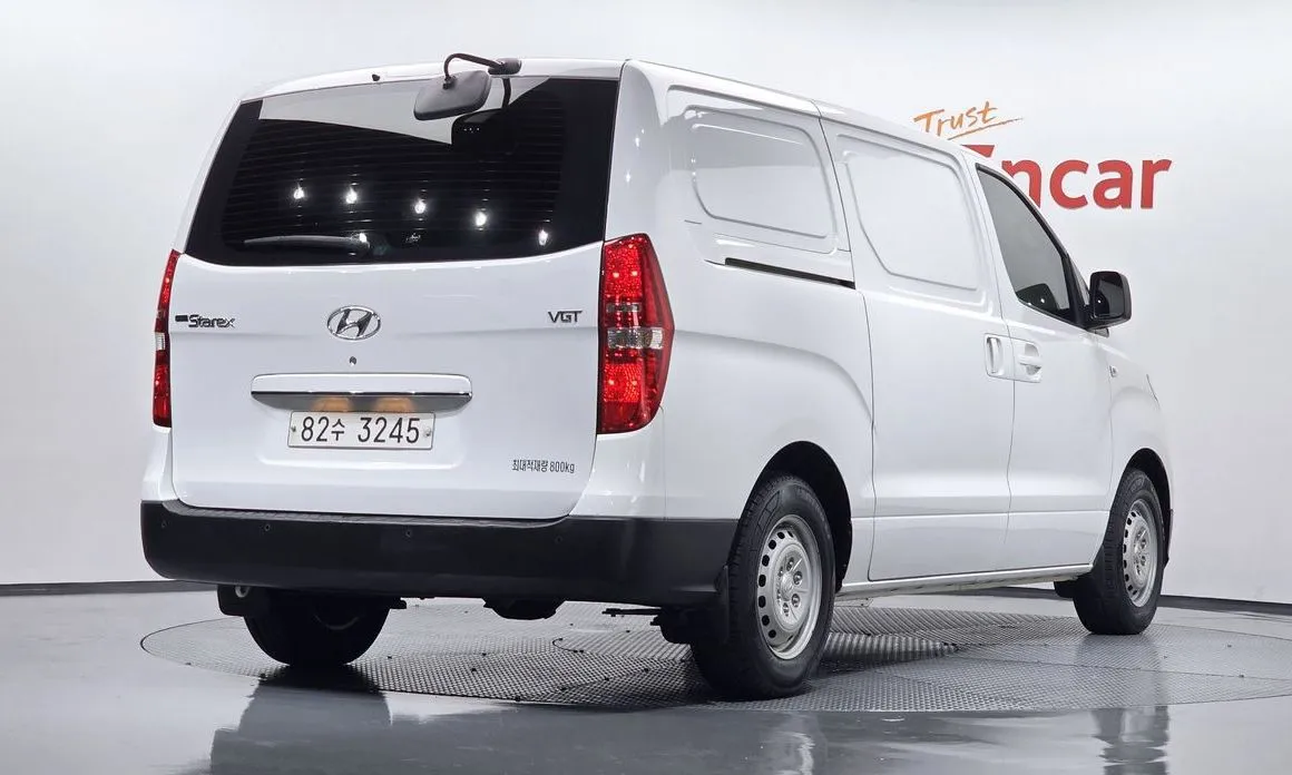Hyundai Starex — фото 3