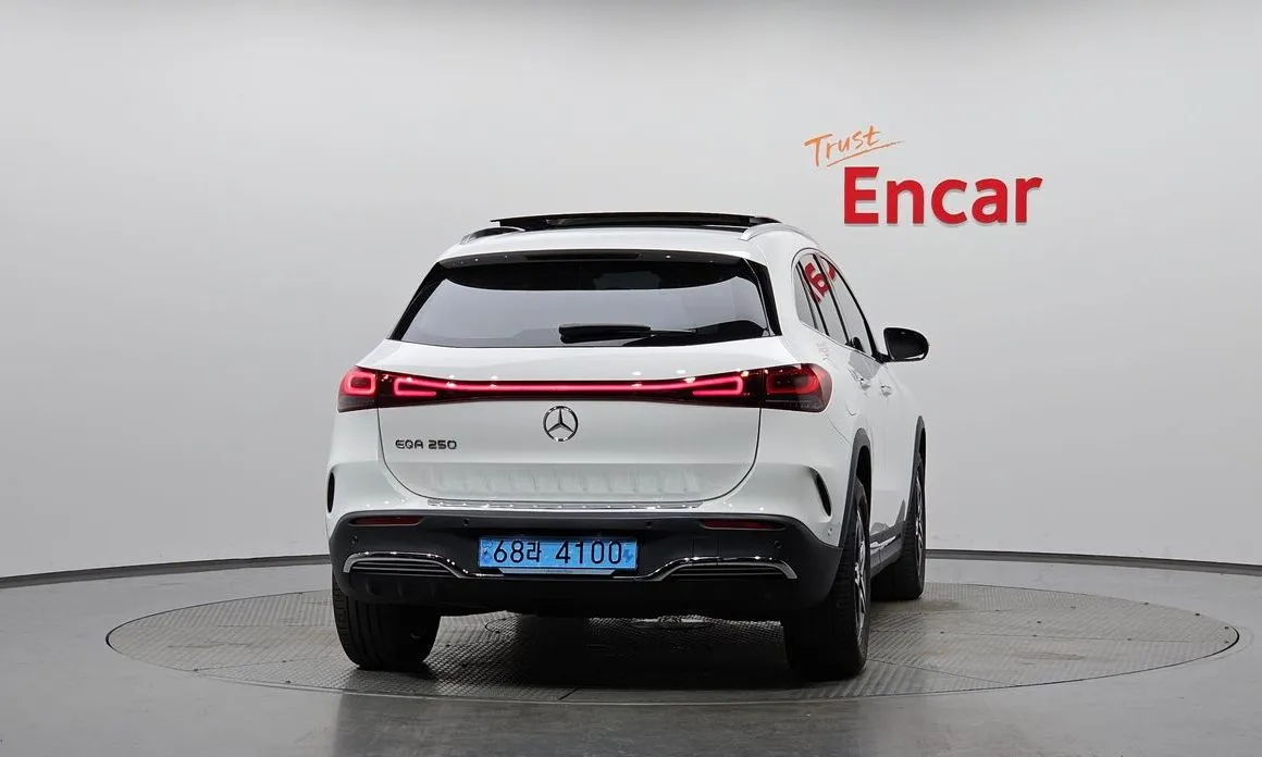 Mercedes-Benz EQA — фото 2