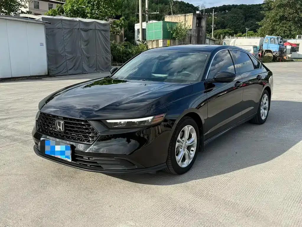 Honda Accord — фото 1