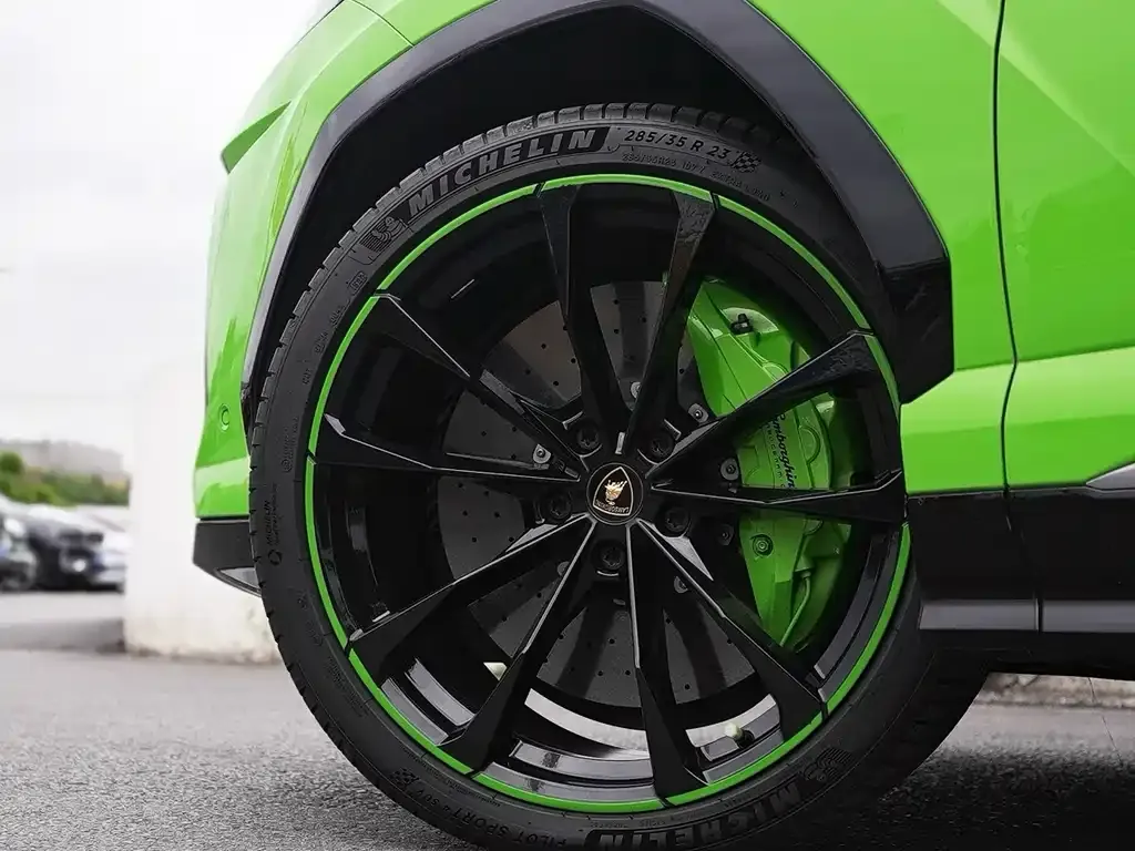 Lamborghini Urus — фото 9