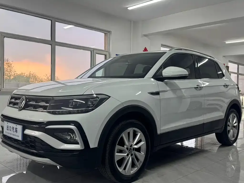Volkswagen T-Cross — фото 1