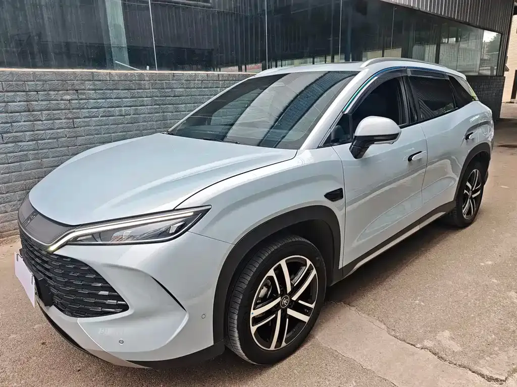 BYD L DM-i — фото 1