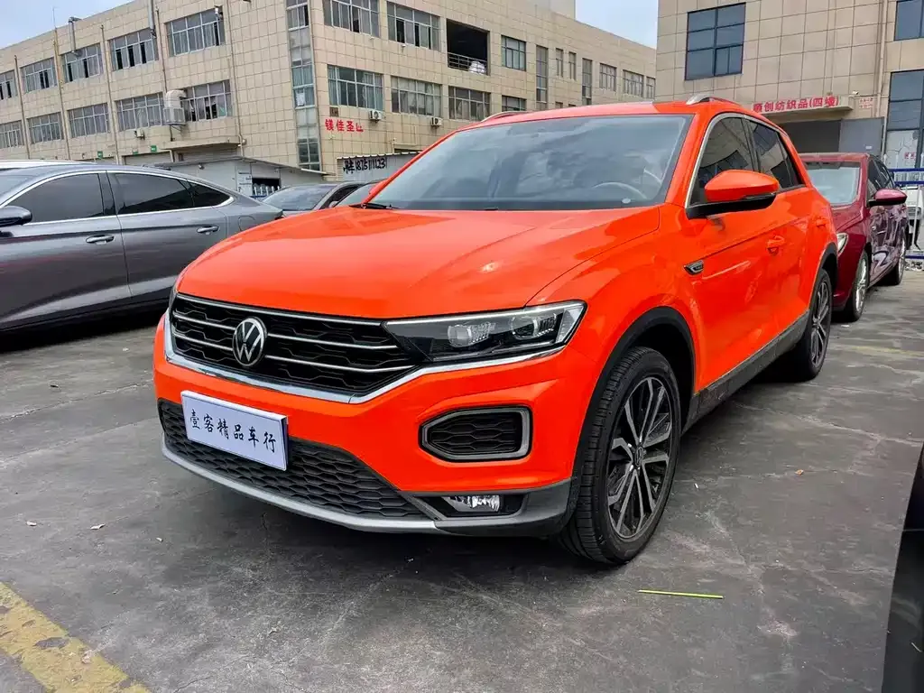 Volkswagen T-Roc — фото 1
