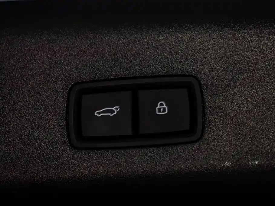 Li Auto i8 — фото 10
