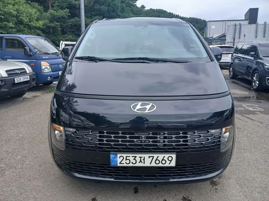 Hyundai Staria — фото 1