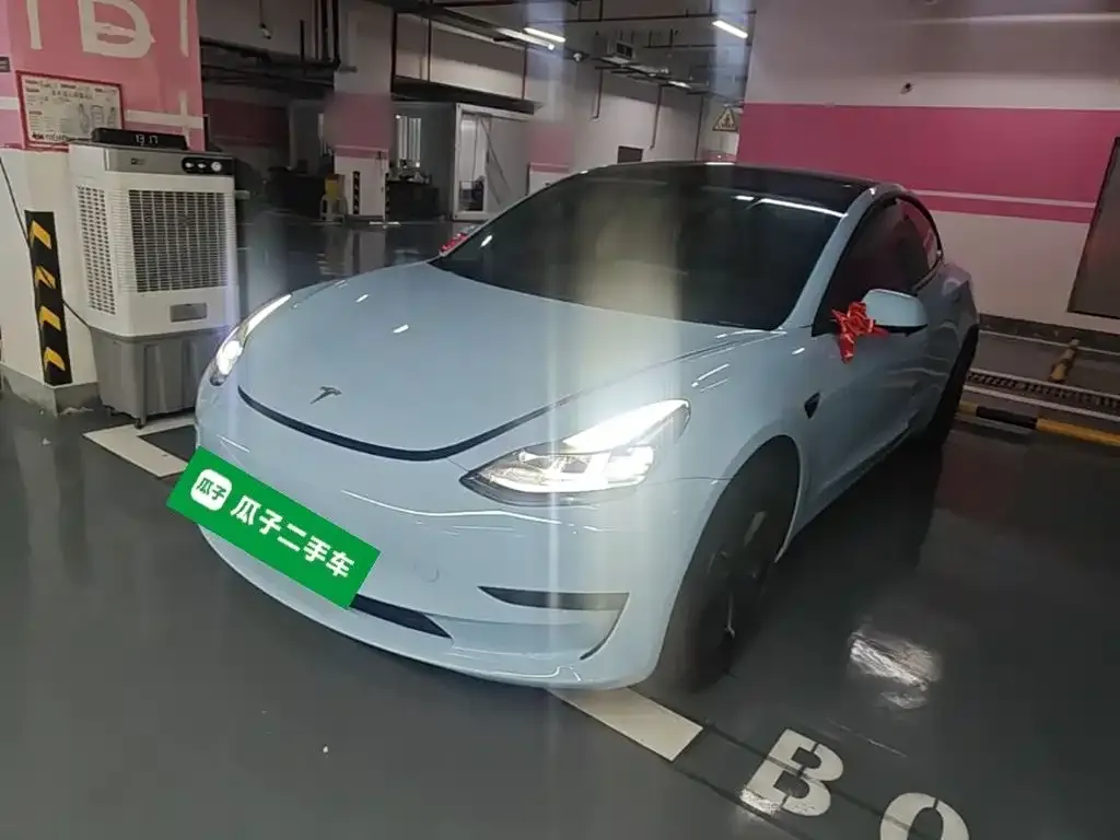 Tesla Model 3 — фото 1
