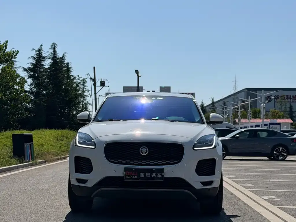 Jaguar E-PACE — фото 4