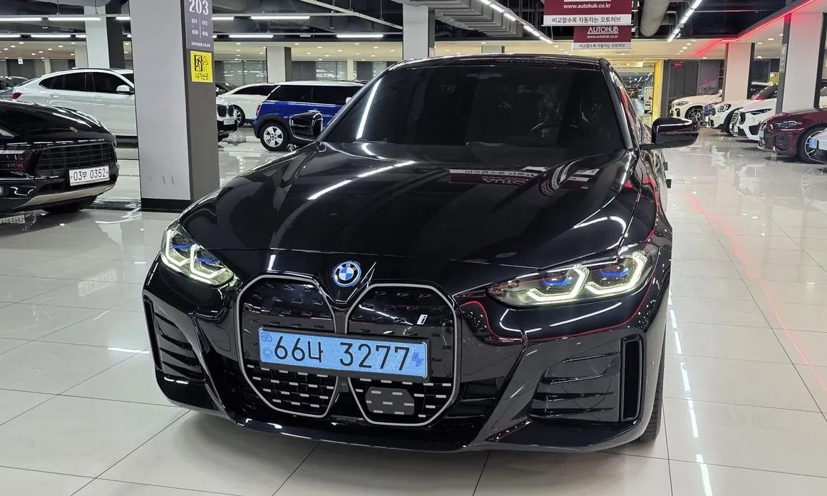 BMW i4 — фото 5