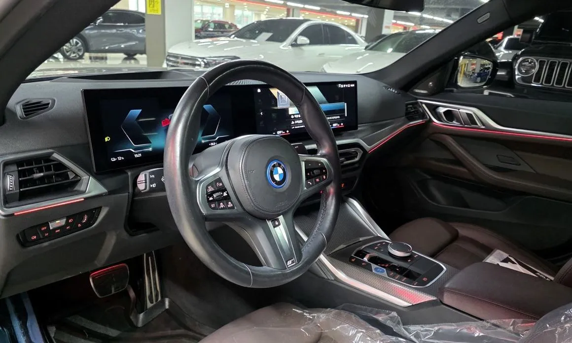 BMW i4 — фото 6