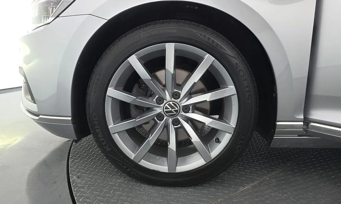 Volkswagen Passat — фото 9